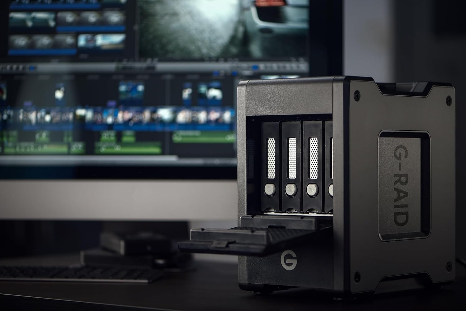 image:imageSanDisk Professional 24TB GRAID Shuttle 4 EnterpriseClass 4Bay External Hard Drive Thunderbolt 3 and USBC Transportable Hardware RAID SDPH34H024TNBAAB 24TB Transportable 4Bay Hardware Raid Raid 01510jbod48TB
