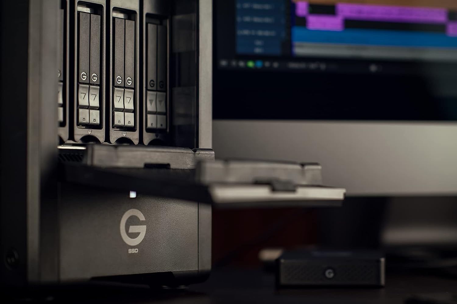 image:imageSanDisk Professional 32TB GRAID Shuttle SSD Transportable 8Bay External Solid State Drive Thunderbolt 3 and USBC Hardware RAID up to 2800MBs Read SDPS24H032TNBAAB32TB